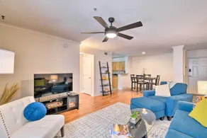 Walkable Location: Phoenix Apt w/ Pool Access! - Interiör