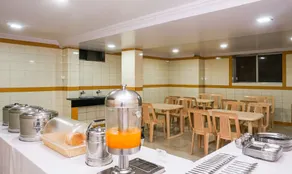 Treebo Hillway Inn Main Market - Restaurant