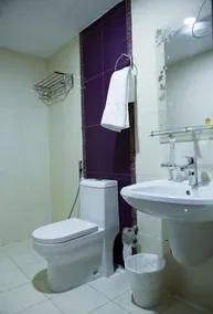 Rolana - Bathroom