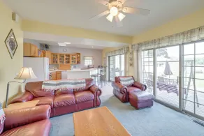 Lakefront Warsaw Home w/ Private Dock + Golf Cart - Innenbereich