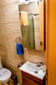 Zoe's Studio - Bathroom