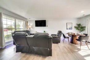 Louisville Home w/ Large Yard: 15 Mi to Downtown! - Interior