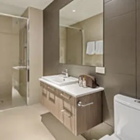 Quest Mounts Bay Road - Room