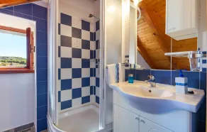 Villa Vicina - Historic Stone Villa with Pool & Sea Views I Milna - Bathroom