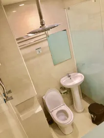 Two Seasons Executive Suites - Bathroom