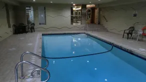 Ramada by Wyndham Abbotsford - Piscine