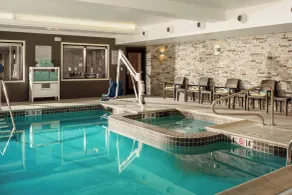 Fairfield by Marriott Waterbury Stowe - Piscine