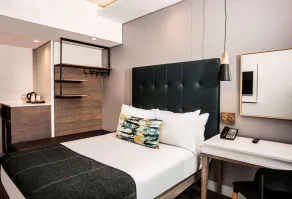 StayEasy Maputo - Room