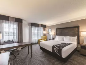 La Quinta Inn & Suites by Wyndham Austin Near The Domain - Vue de la chambre