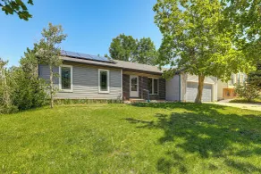 Pet-friendly Retreat w/ Fenced Yard in Aurora - Innenbereich