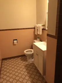 New West Motel - Bathroom