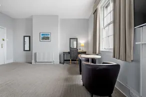 Royal Whitby - Habitación
