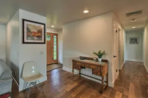 Stylish Olympia Home w/ Private Boat Dock! - Interiör