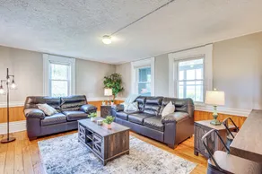 < 1 Mi to Lake: Mtn-view Cabin w/ Porch in Newport - Interiør