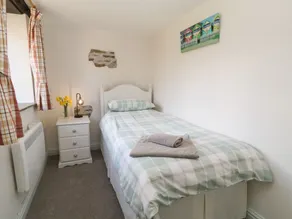 Greenfinch - Room
