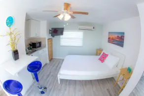 St. Pete Beach Suites - Chambre
