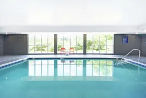 Tru by Hilton Grand Rapids Airport - Piscine