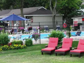 Grand Bend's Blue Water Motel - Piscina