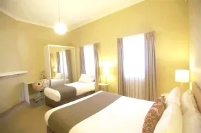 The Club Motel and Apartments - Room