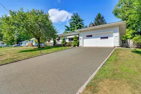 Patio, Large Yard: Luxe Home in Pompton Lakes! - Innvendig