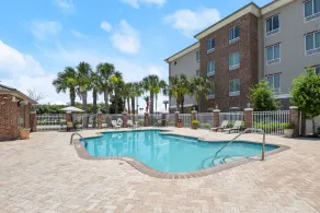 Holiday Inn Express & Suites Gonzales by IHG - Basseng
