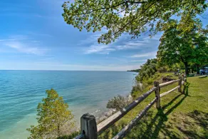 Large Family Home w/ Deck & Yard on Lake Huron - Interiör