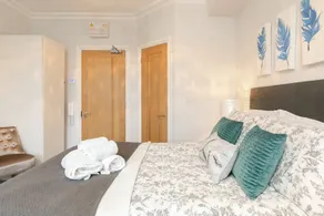 Room in Apartment - 12 Helena Luxury Serviced Apartment - Room