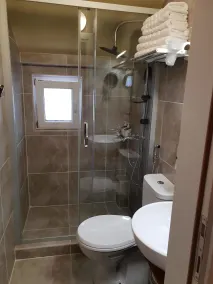 Male stepenice - Bathroom