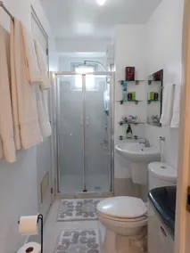 Condo Studio Luxe in Princeton Residences - Salle de bain