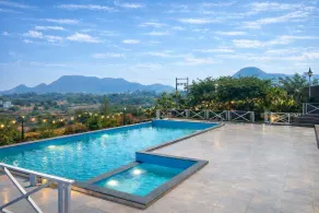 Sierra Vista Resort - Pool