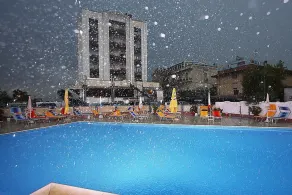 Hotel Avila In - Piscina