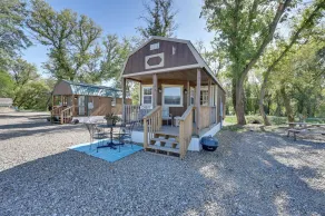 Cabin w/ Trail & Pond Access in Steamboat Rock! - Intérieur