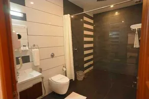 Love Hills Resort - Badrum