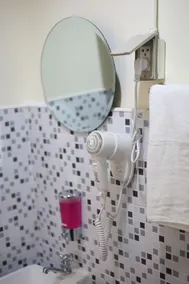 Sukhumvit 20 Guest House - Bad