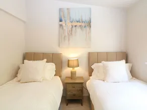 Hillside - Room