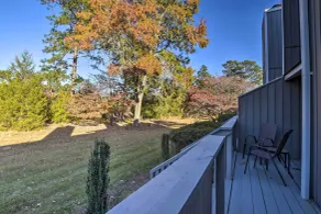 Modern Townhome w/ Deck & Golf Course Views! - Interior