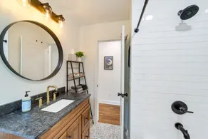Central Tulsa Cottage w/ Yard ~ 3 Mi to Downtown! - Interior
