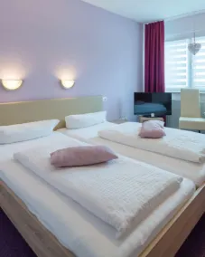 Hotel Südpfalz-Terrassen - Room
