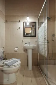 Erifili Apartments - Bathroom