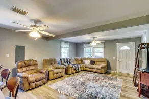 2 Mi to Shops & Eats: Family Home in Donalsonville - Interiør