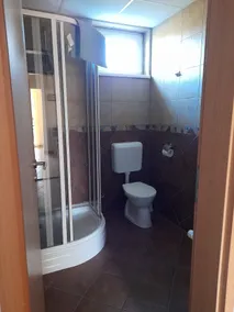 Demizson Panzió - Badezimmer