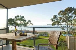 Beachfront Resort - Habitación