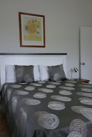 Hampton Court Apartments - Room