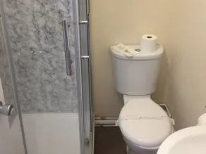 Hogwarts Bed and Continental Breakfast - Bathroom