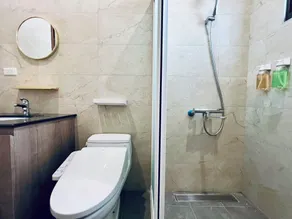 Sasa Youth Hostel - Baño