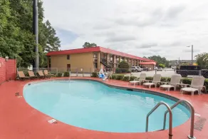 Travelodge by Wyndham Savannah Area/Richmond Hill - Piscine
