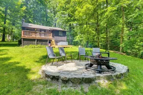 Hot Tub + Deck: Cabin Hideaway in Brown County - Interior