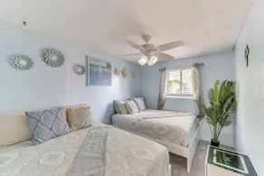 Peaceful Eureka Beach Cottage w/ 30-foot Dock - Interior