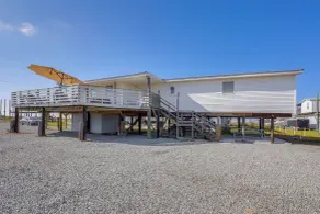 1 Mi to Festivals! Grand Isle Getaway w/ Deck - Interiør
