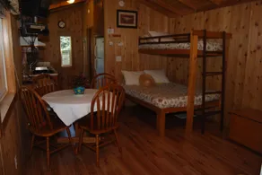 Thunderbird One-Bedroom Cabin 5 - Rom